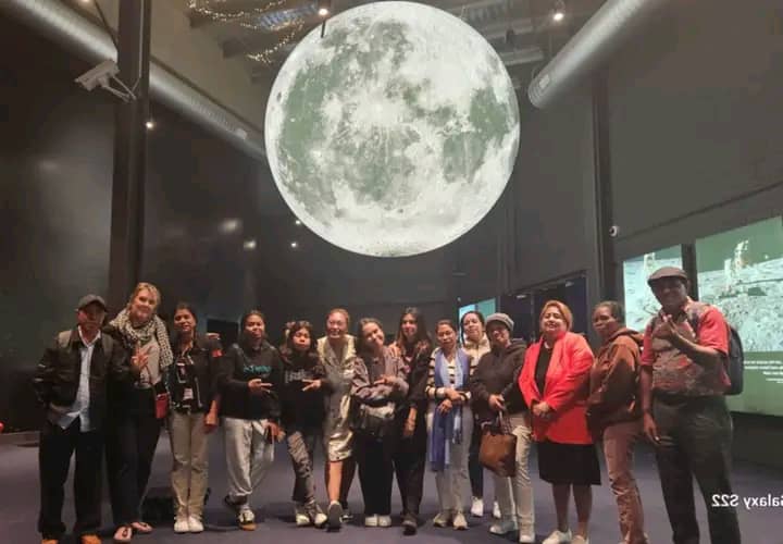 ME AKOMPAÑA ESTUDANTE MANAN-NA'IN SERTAME NIVÉL NASIONÁL ENSINU BÁZIKU HUSI MUNISÍPIU MANUFAHI VIZITA BA SCIENCEWORKS MELBOURNE, AUSTRALIA