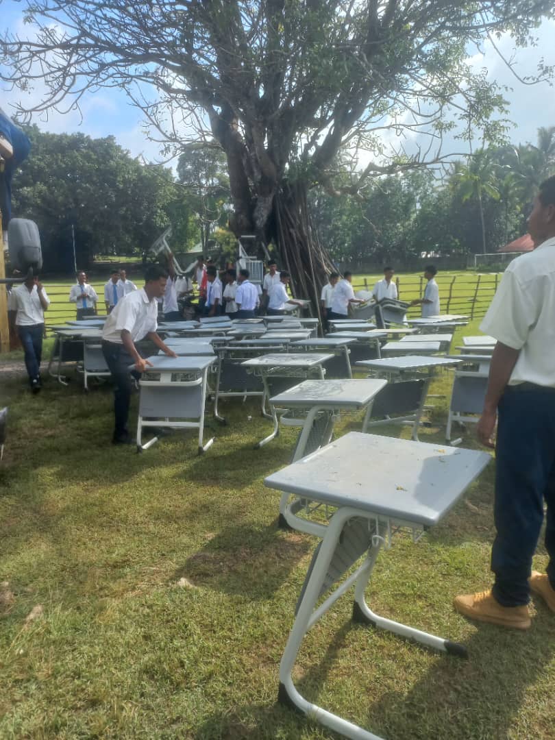 𝐌𝐈𝐍𝐈𝐒𝐓É𝐑𝐈𝐔 𝐄𝐃𝐔𝐊𝐀𝐒𝐀𝐔𝐍 𝐃𝐈𝐒𝐓𝐑𝐈𝐁𝐔𝐈 𝐊𝐀𝐃𝐄𝐈𝐑𝐀 𝐍𝐎 𝐌𝐄𝐙𝐀 𝟑𝟎𝟎 𝐁𝐀 𝐄𝐒𝐊𝐎𝐋𝐀 𝐈𝐇𝐀 𝐌𝐔𝐍𝐈𝐒Í𝐏𝐈𝐔 𝟒