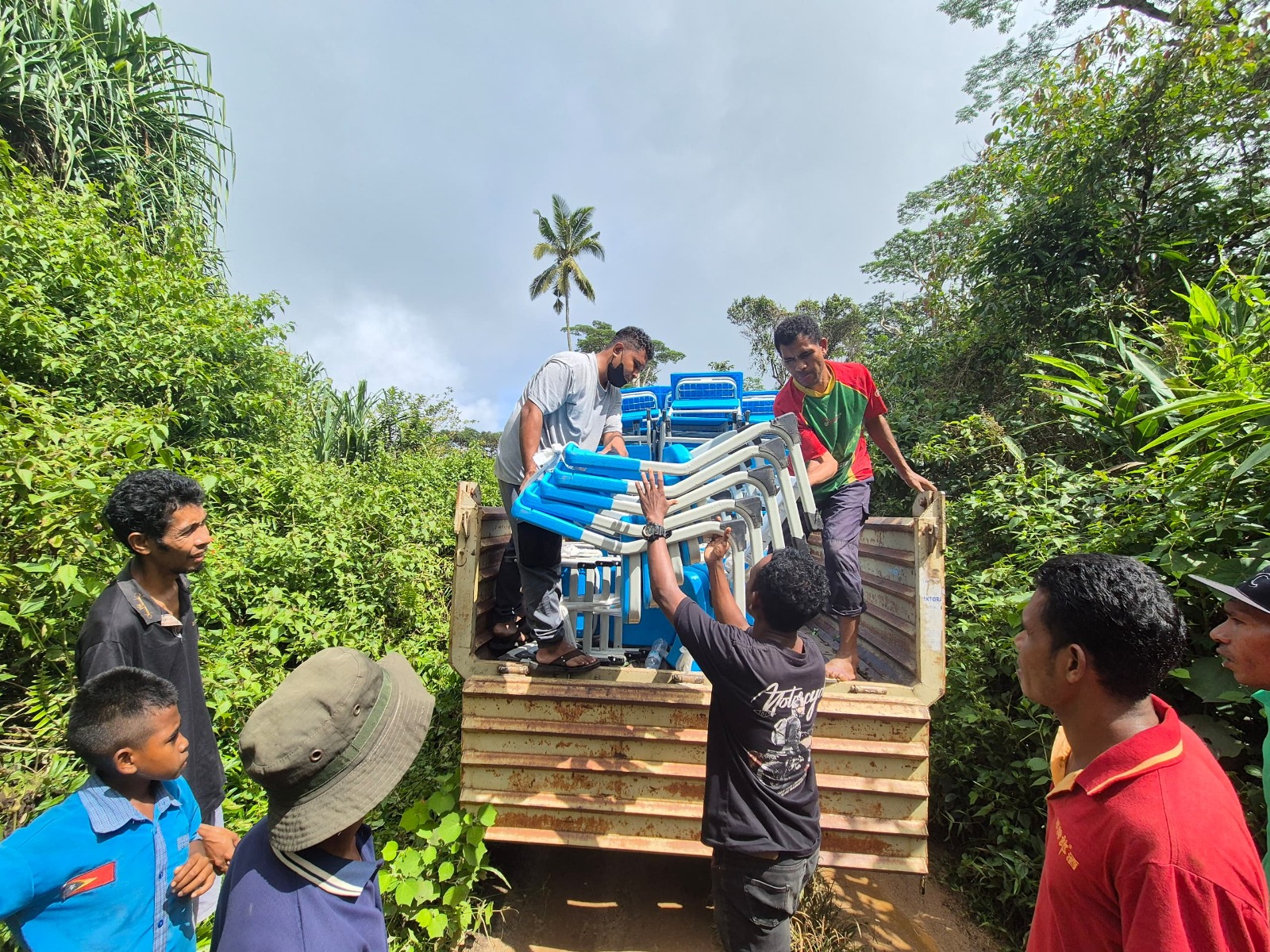 𝐌𝐈𝐍𝐈𝐒𝐓É𝐑𝐈𝐔 𝐄𝐃𝐔𝐊𝐀𝐒𝐀𝐔𝐍 𝐃𝐈𝐒𝐓𝐑𝐈𝐁𝐔𝐈 𝐊𝐀𝐃𝐄𝐈𝐑𝐀 𝐍𝐎 𝐌𝐄𝐙𝐀 𝐔𝐍𝐈𝐃𝐀𝐃𝐄 𝟐𝟖𝟎 𝐁𝐀 𝐄𝐒𝐊𝐎𝐋𝐀 𝐑𝐔𝐀 𝐈𝐇𝐀 𝐌𝐔𝐍𝐈𝐒Í𝐏𝐈𝐔 𝐋𝐈𝐐𝐔𝐈ÇÁ